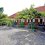 Oyo 90860 Tunjung Sari 8