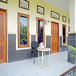Oyo 90860 Tunjung Sari 8